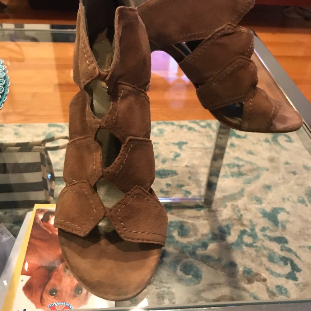High heels - Picture 2 of 4